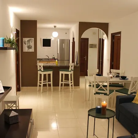 Costa Adeje Vi * אדחה